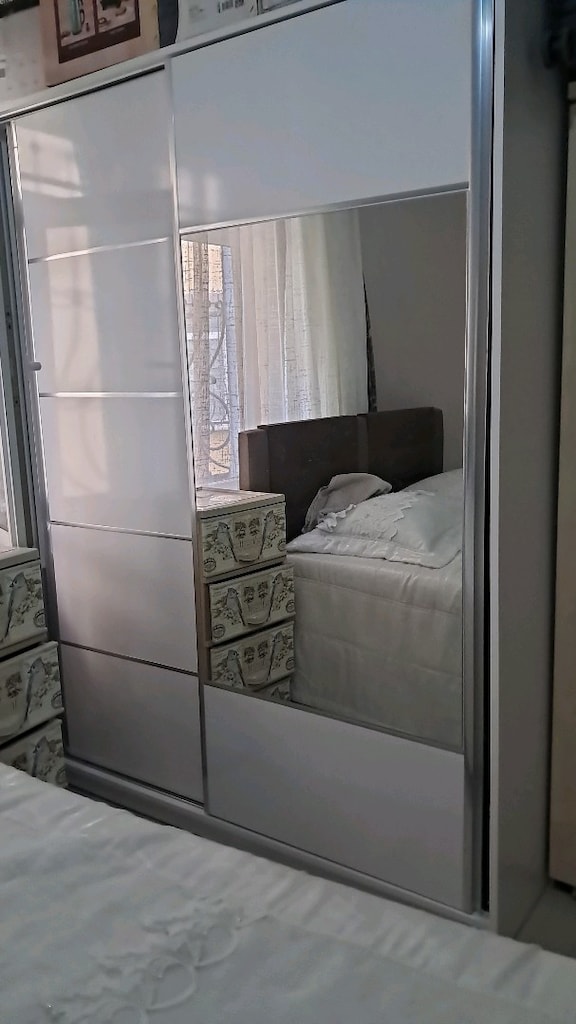 Şık ve kullanışlı sürgülü gardırop elbise dolabı az kullanılmış - 2