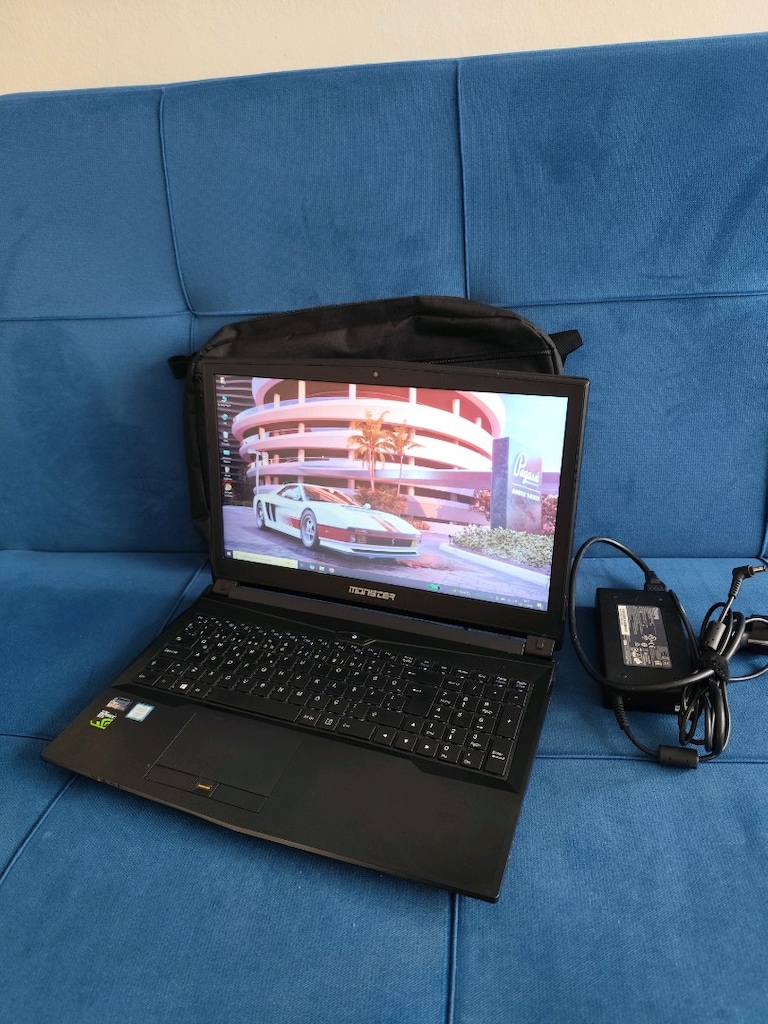 Monster Abra Oyun Çizim Laptop - İ7 İşlemci + 4 GB GTX 1050 - 2