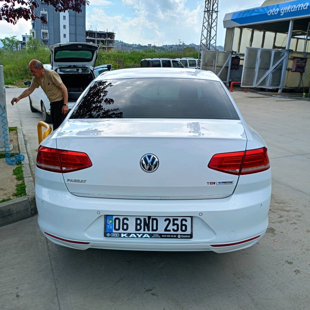 2014 model olup 2015 mart çıkışlı passat 1.6TDI blue motion hatasız - 2