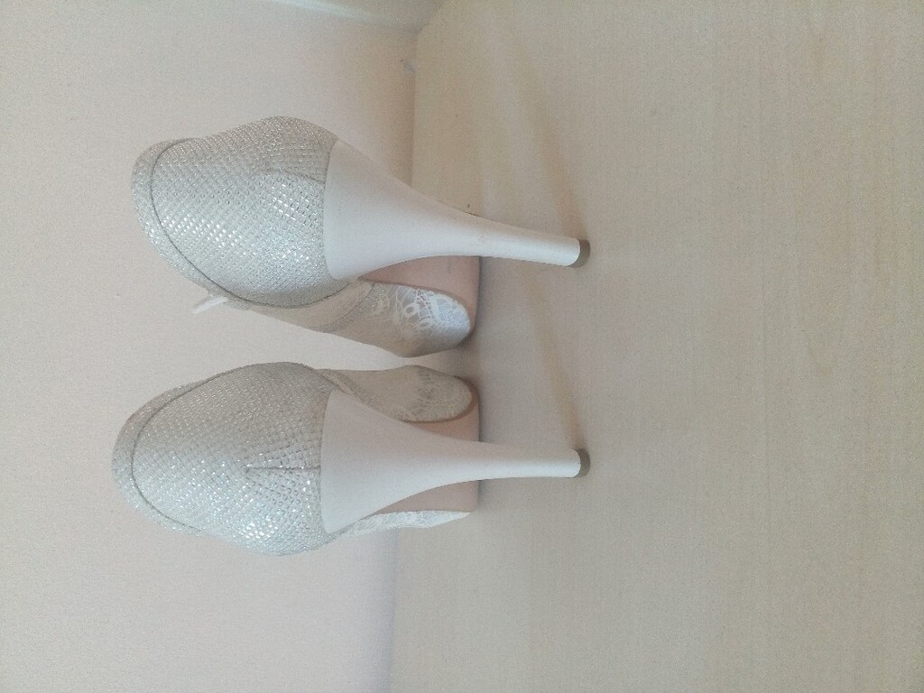 Beyaz topuklu ayakkabi - 3