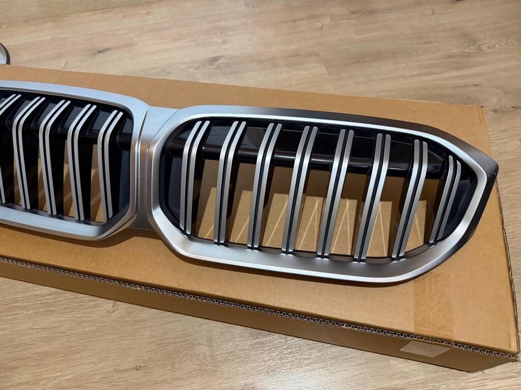 Acil satılık! BMW G20 LCi orjinal ön panjur ızgara - 3