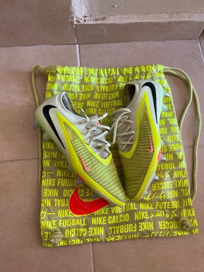 nike phantom Elit model krampon çivili yumuşak zemin