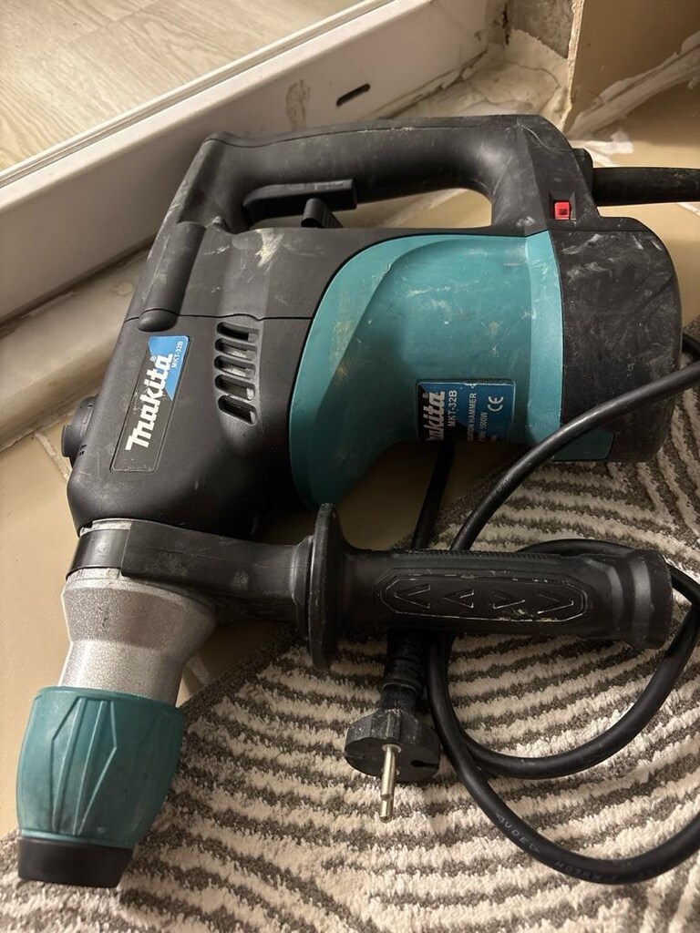 Makita MKT-32B - 2