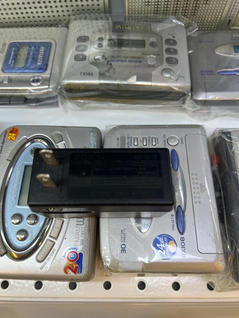 Sony battery charger BC 7DT2 - 2