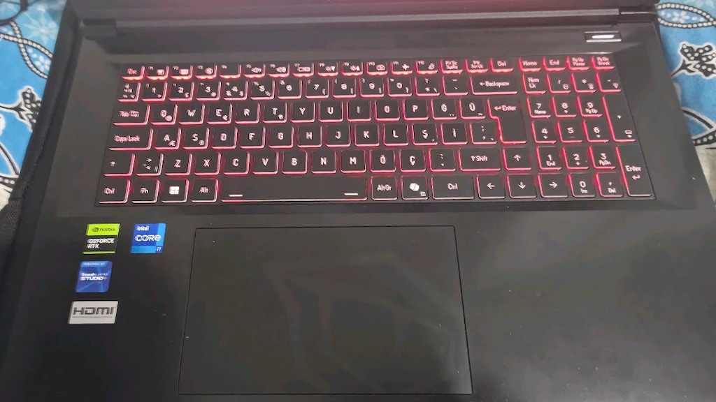 Monster Notebook A7 V16.2.4 17,3" Oyun Bilgisayarı az kullanılmış - 2