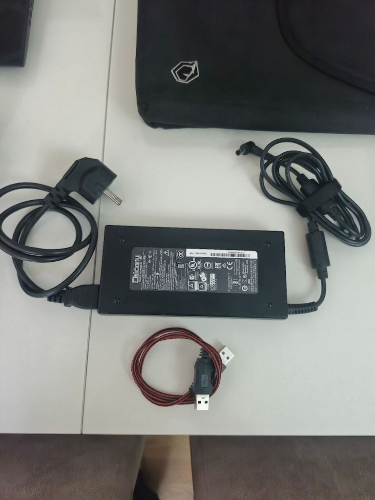 Monster Tulpar T7 V13.1.1 17.3" / i7-7700HQ / GTX 1060 6GB / 16G - 10