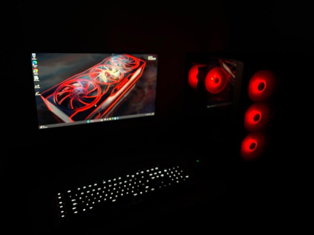 Rx 7600 12100F 180hz pivot 16Gb Ram full set - 2