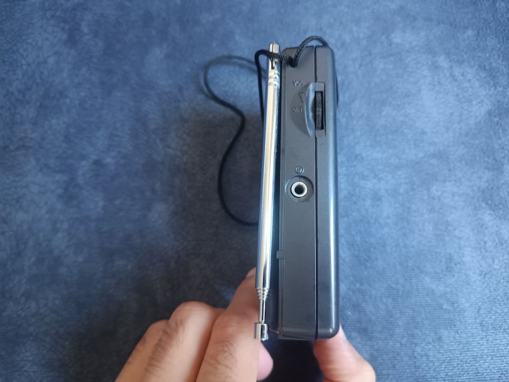 Sony Taşınabilir Cep Tipi Analog FM/AM Radyo (ICF-S10) - 4
