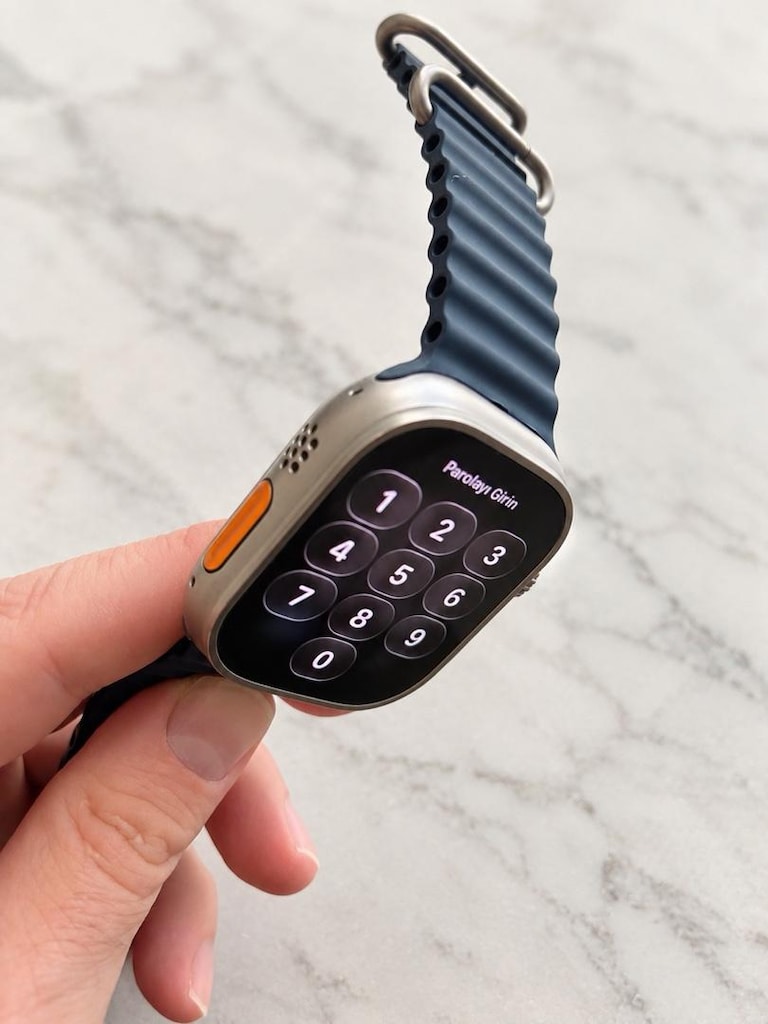 Apple Watch Ultra 2 – 49 mm – GPS + Cellular - 2