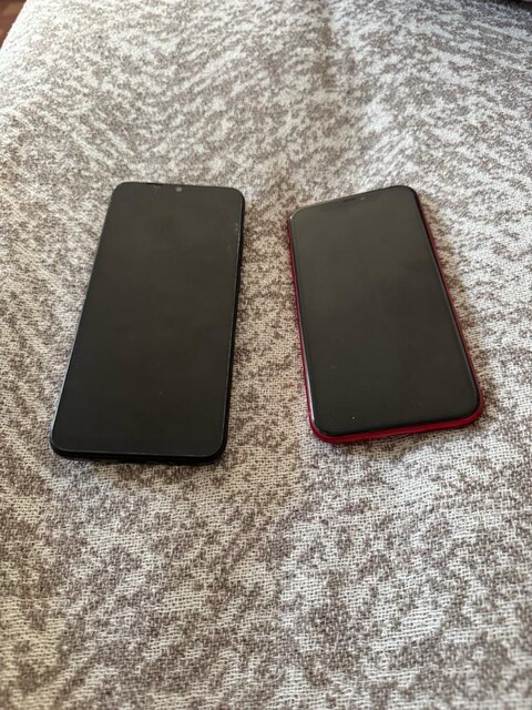 iPhone ve Redmi telefon