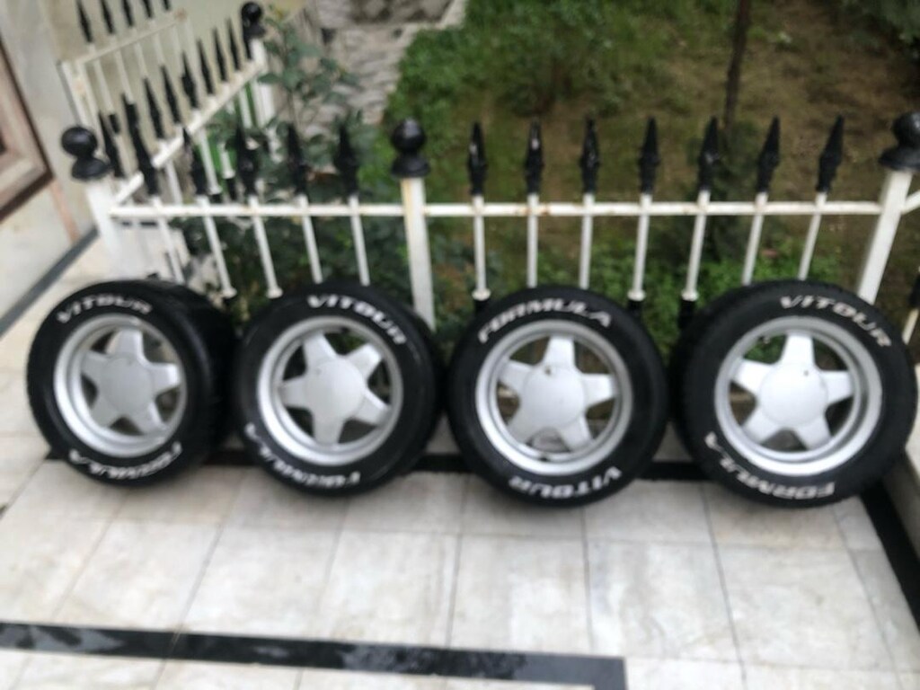 CMS 40.JANT FORMULA VİTOOR LASTİK TAKIMI 215.50.13..4X100 - letgo'dan ...