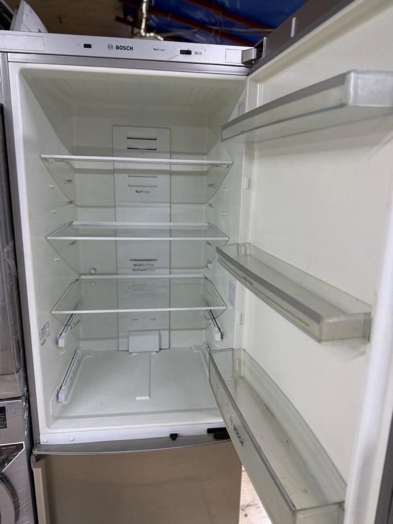 Buzdolabı Bosch Alttan buzluklu inox A+++ - 2