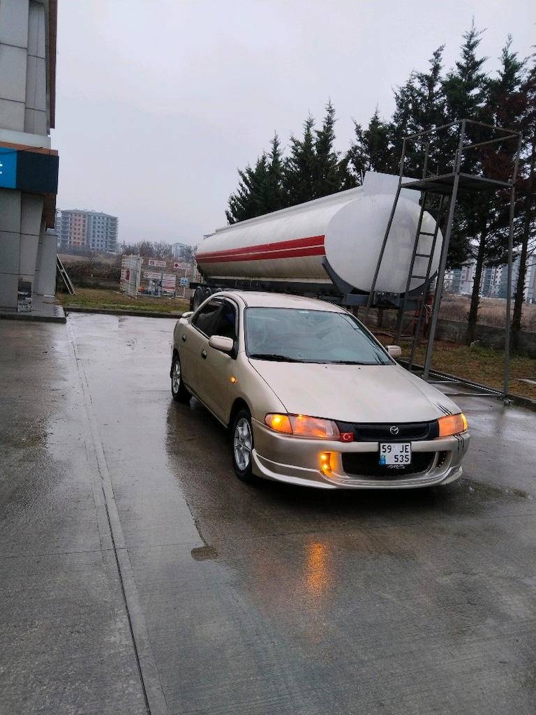 Mazda 323 familia - 9