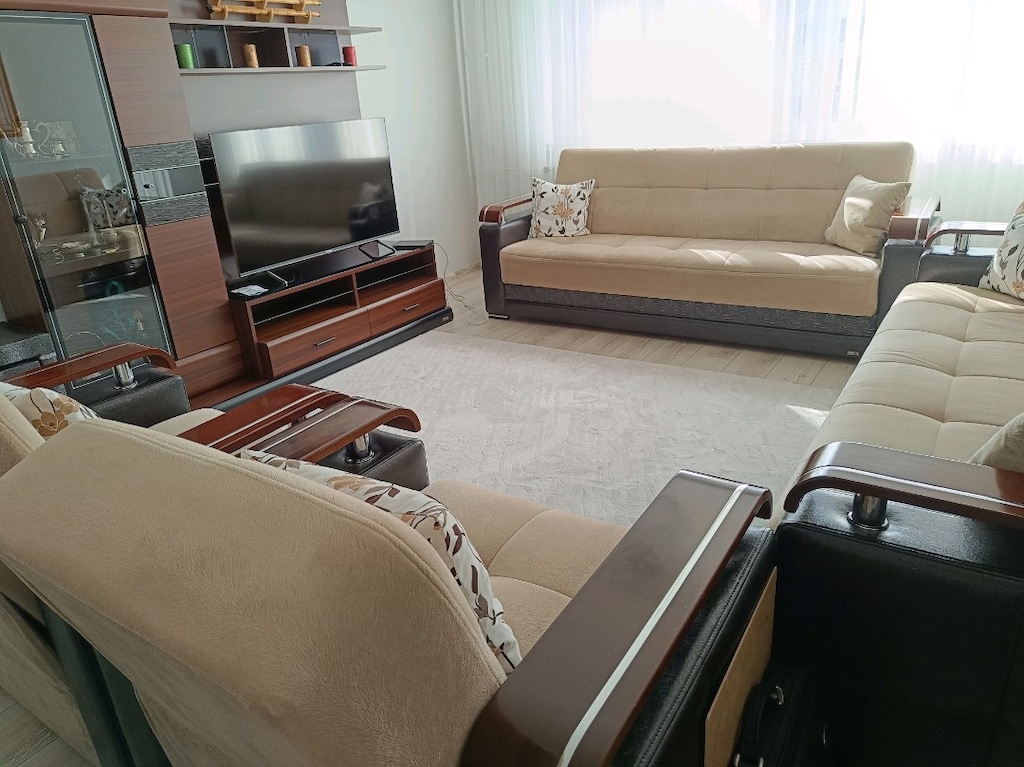istikbal oturma odası takımı , TV ünitesi , masa ve 6 adet sandalye , - 2