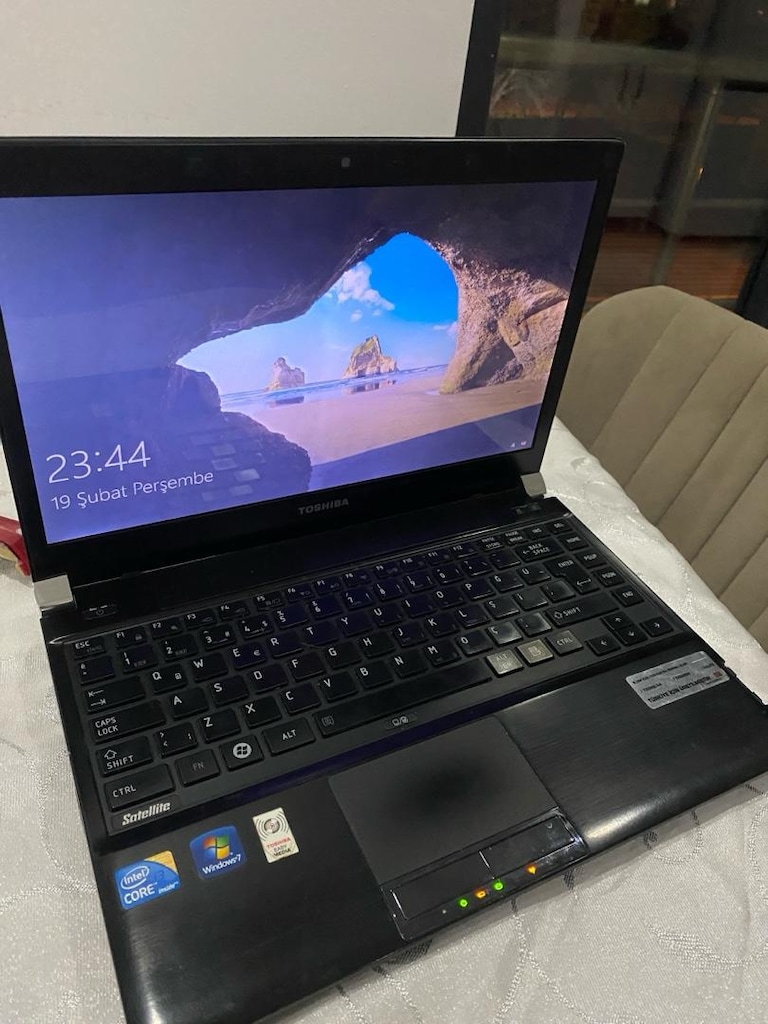 Toshiba Laptop Windows 10 yüklü - 2