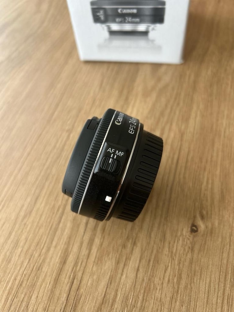 Canon EF-S 24 mm Lens F/2.8 STM - 3