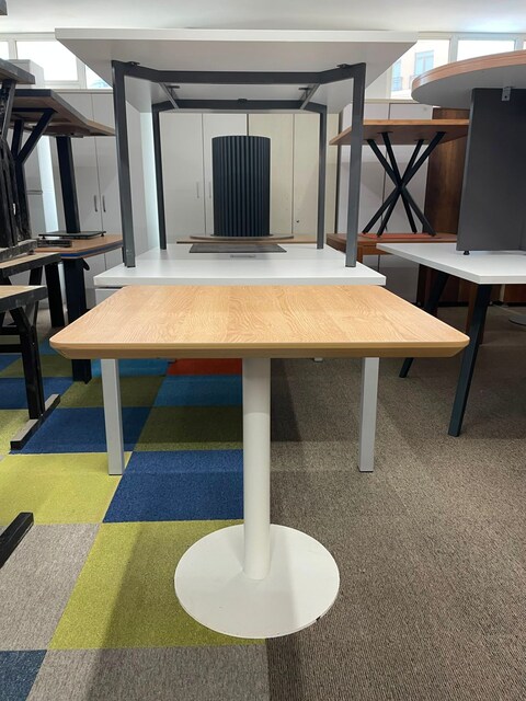 KLAS OFİS ÜSKÜDAR 70x80 cm KOLEKSİYON AKÇE TOPLANTI MASASI
