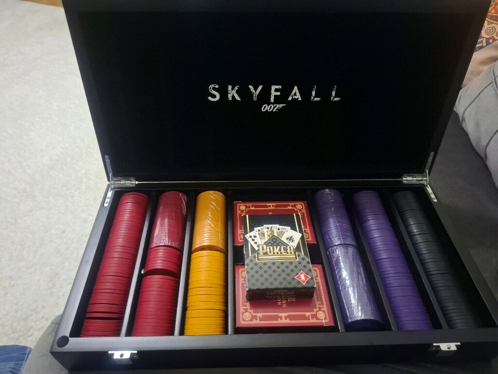 SKYFALL POKER OYUN 007 ORJİNAL JİLETİNLİ - 3