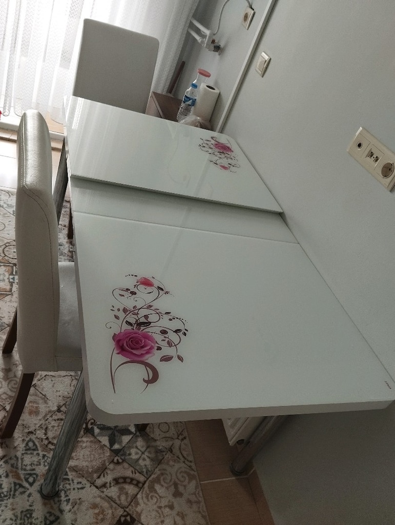 Cam yüzeyli açılabilir 6 kişilik masa ve sandalye takımı - 3