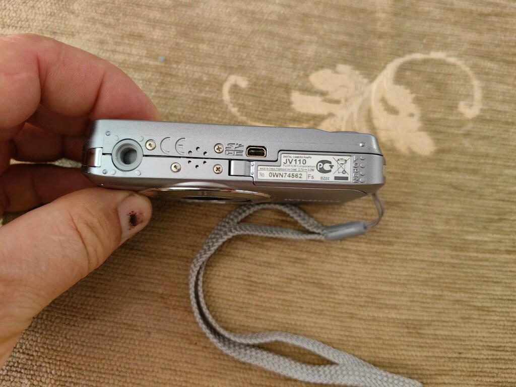 Fujifilm FinePix JV110 sıfırkadar temiz şarj kablosu ve hafıza kar yok - 3