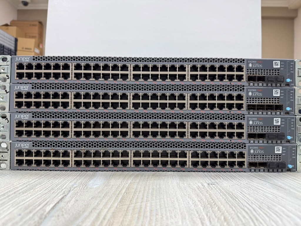 Juniper Networks EX2300 Serisi Kurumsal Ağ Anahtarı (Switch) - 3