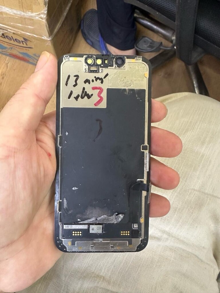 iPhone 13 mini orjinal lekeli ekran - 4