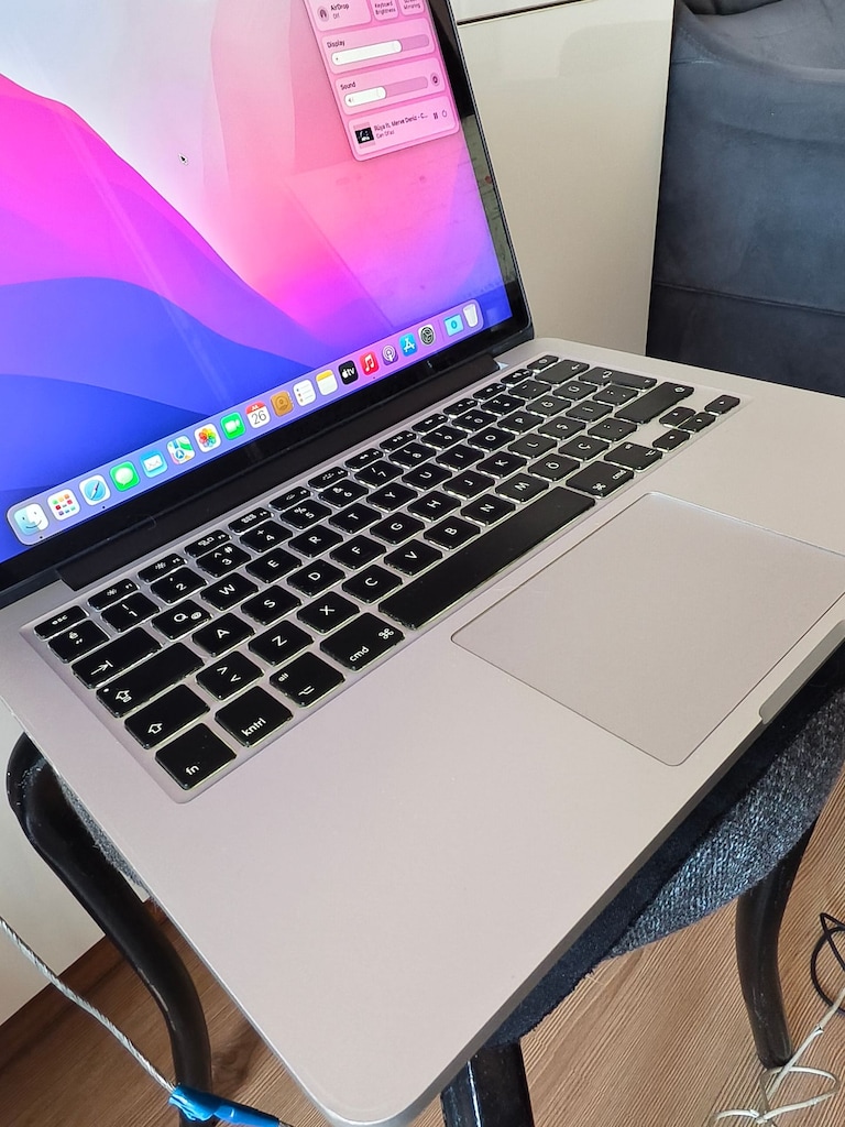 MACBOOK PRO 2015 - İ5 - 2K RETİNA EKRAN - 256 GB SSD - 8 GB RAM - 14