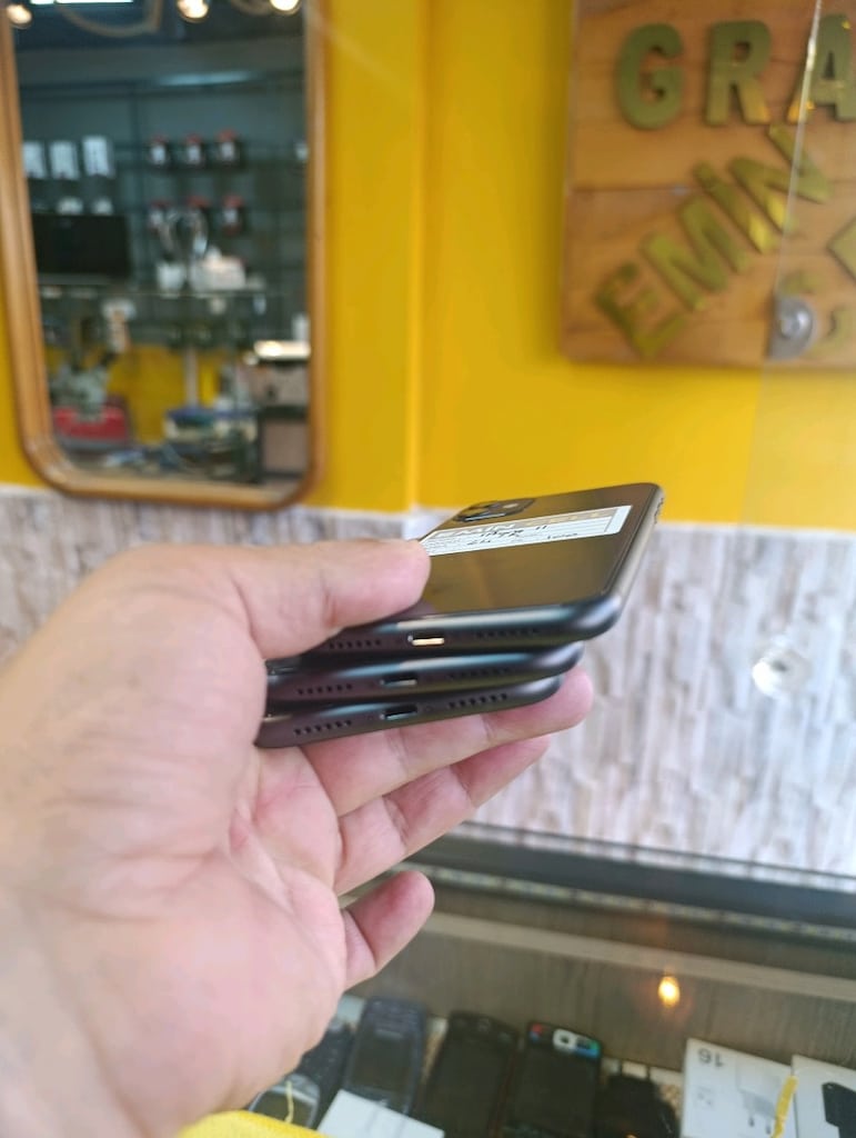 iPhone 11 TR - 2