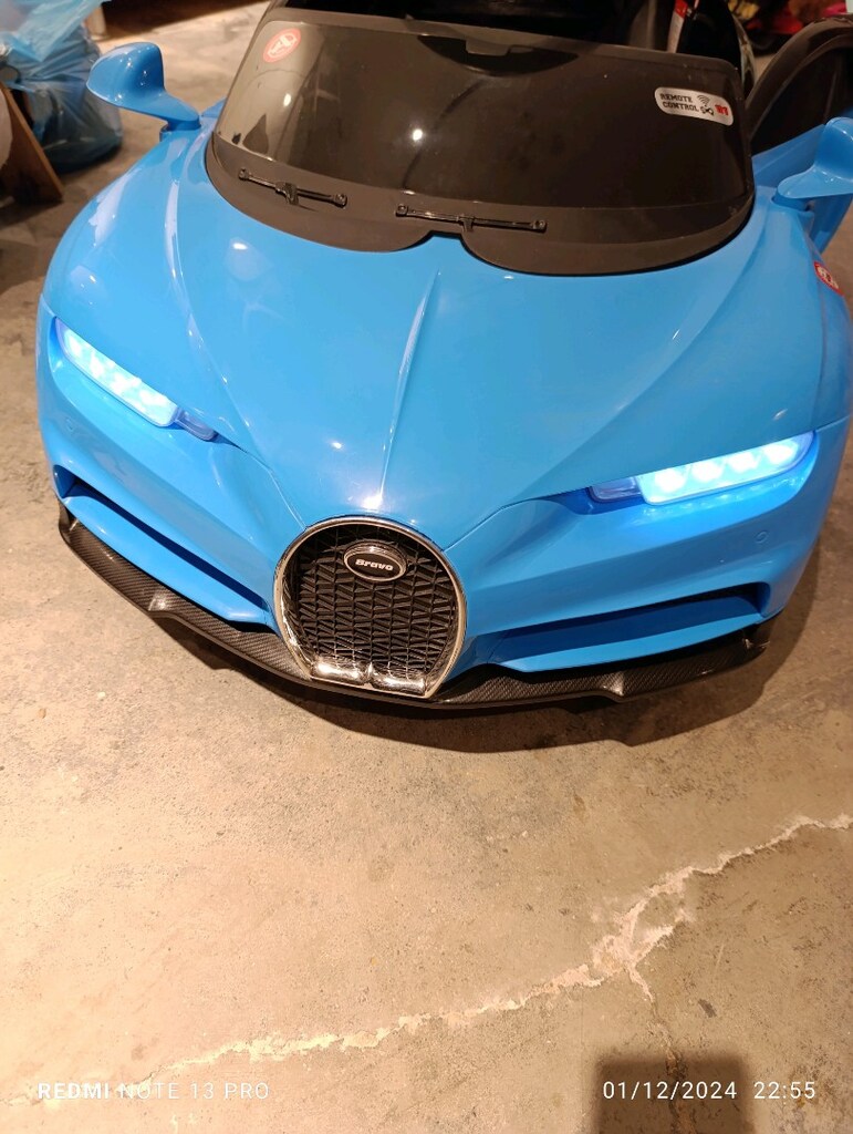 BRAVO 12 V AKÜLÜ BUGATTİ ARABA UZAKTAN KUMANDALI MAVİ SİYAH - 6