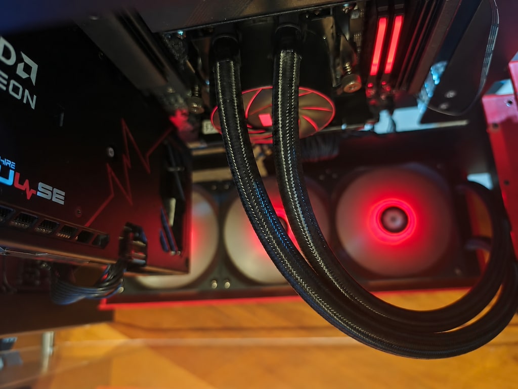 Özel Yapım Kasalı Pc Sistem (ryzen7 7800x3d+rx 9060xt 16gb+32gb ram) - 3