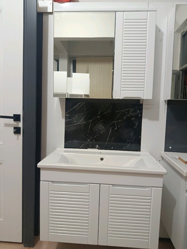 DUVARA ASMALI ULTRA BALON KAPAK BANYO DOLABI SETİ - 13