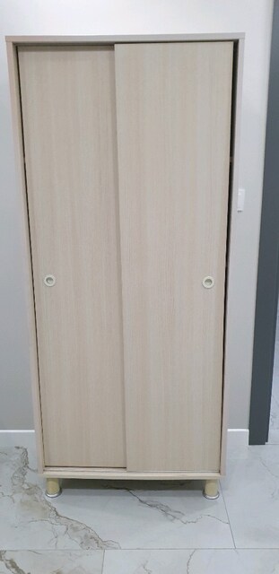 çok amaçlı sürgülü dolap 164 cm boy 72 cm en 30 cm derinlik