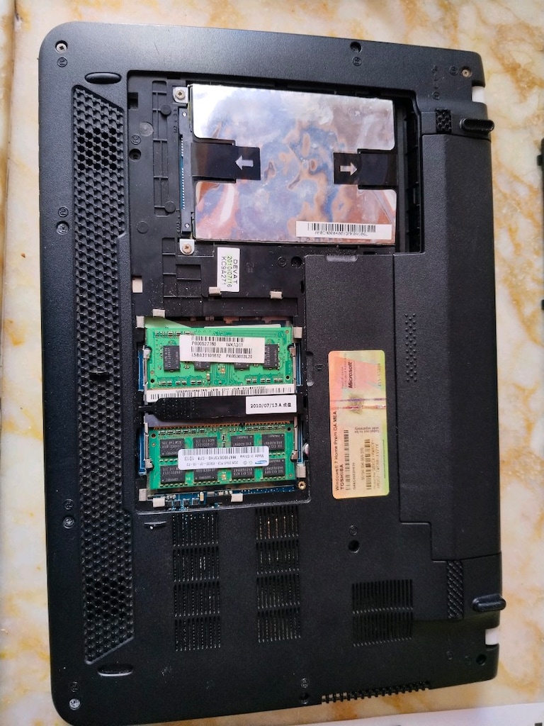 Arızalı Toshiba Laptop - 4