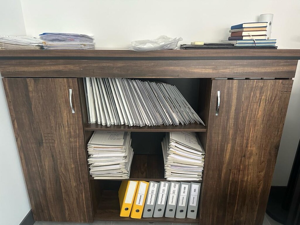 Çalışma masası+ orta sehpa+ koltuk takımı + toplantı masası+konsol - 4