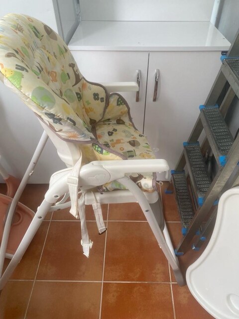 mama sandalyesi kolay katlanır bu fiyata yok