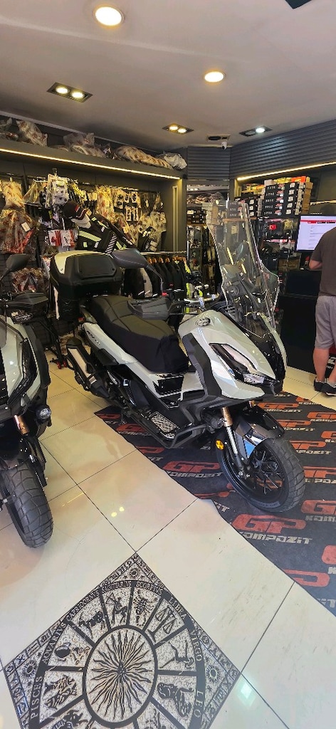 Honda ADV 350 - 10