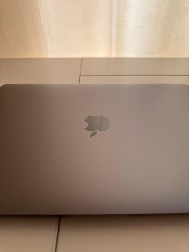 Macbook Air MGN63TU/A - 8