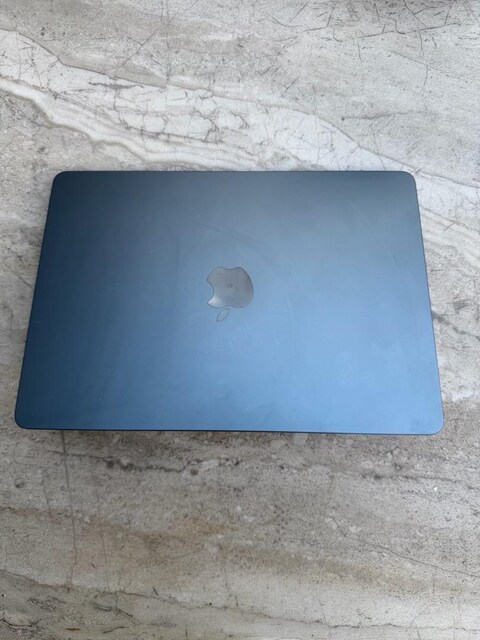 2022 Macbook Air M2 13" 16GB Ram 256GB SSD