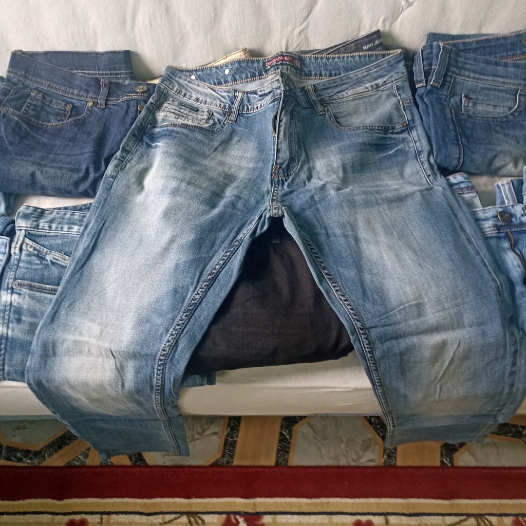 Çeşitli Renklerde ,sıfır ve Az kullanılmış pantolonlar - 11