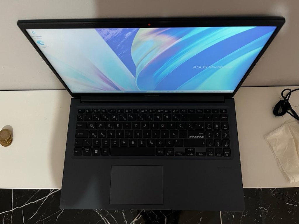 ASUS Vivobook laptop - 5