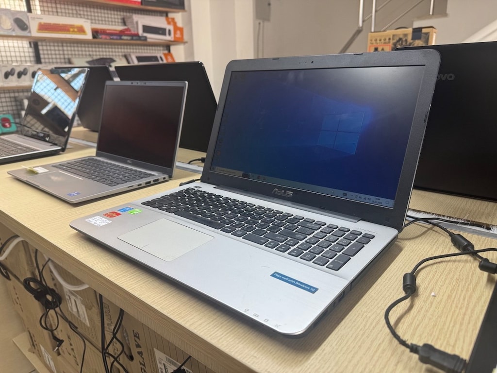 ASUS *İ5 5200U İŞLEMCİ*12 GB DDR3 RAM *120 GB SSD*GEFORCE 920M 2GB E.K - 3