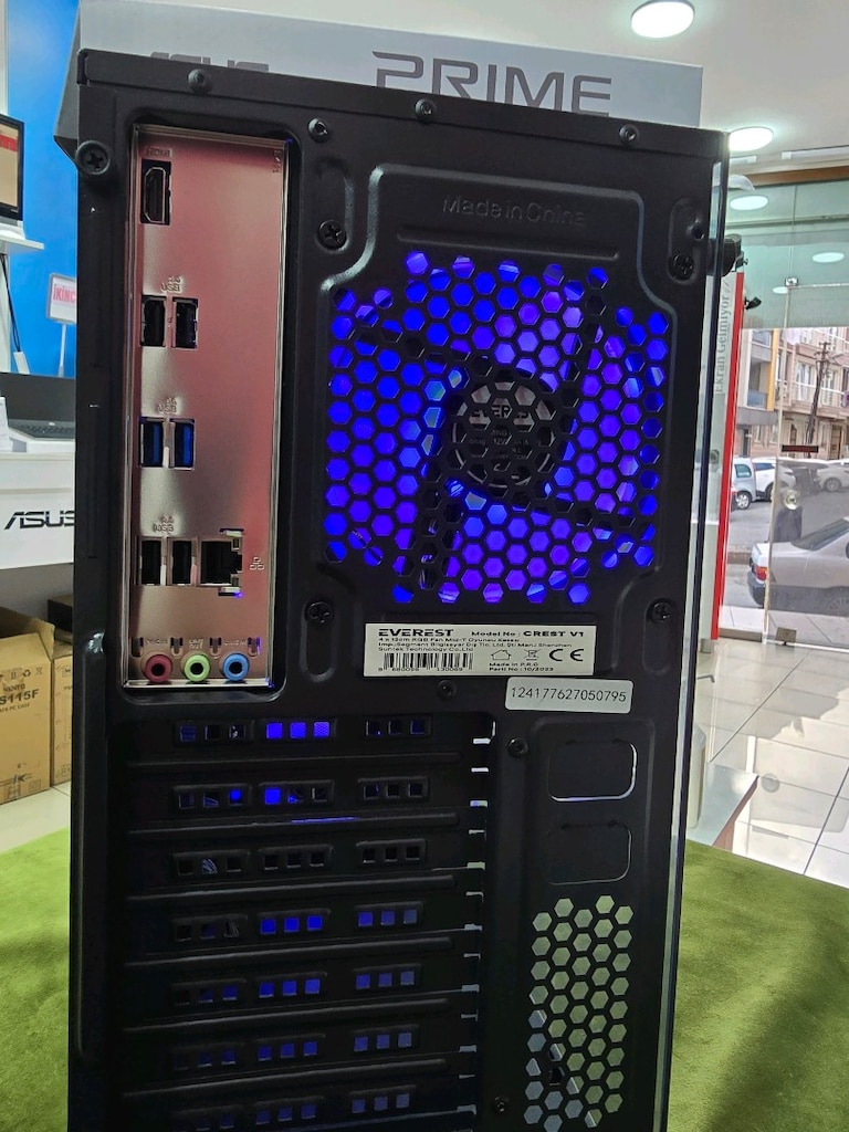 INTEL i5-12400 | 8 GB RAM | 512 GB M.2 SSD | UHD 730 İŞLEMCİ: - 10
