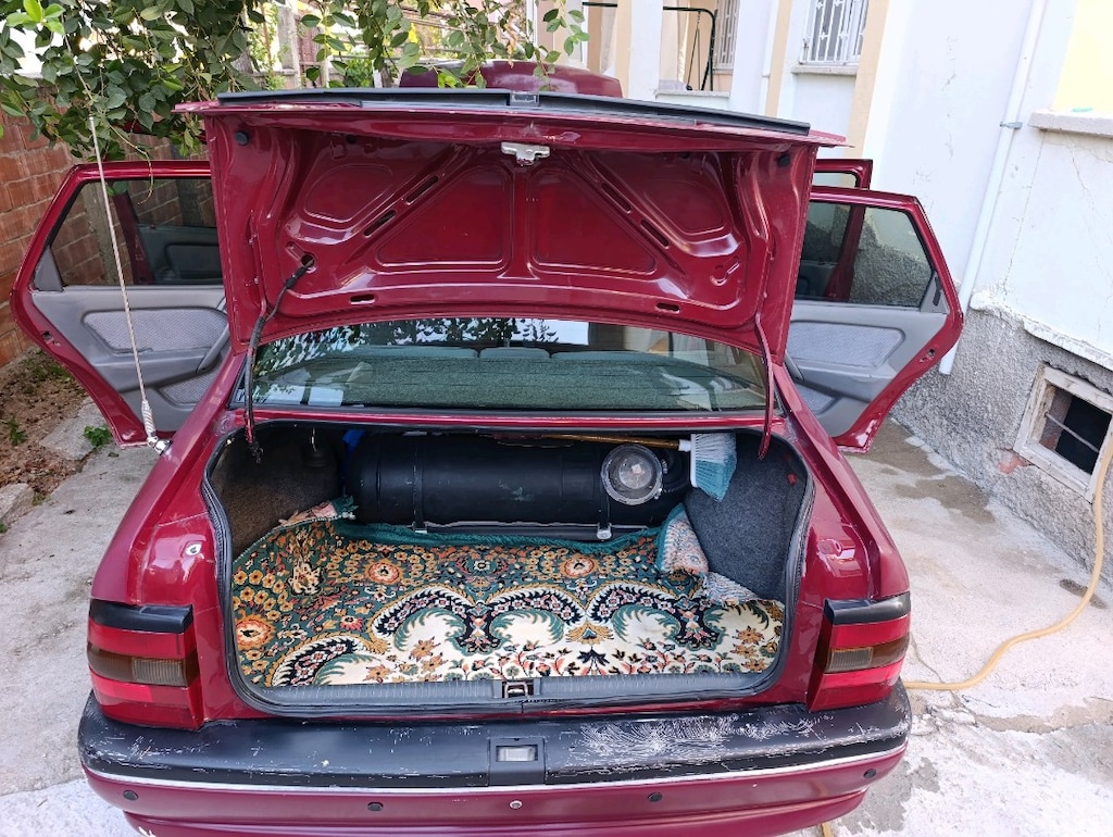 93 model Opel VectraGL A kasa 2000 - 5