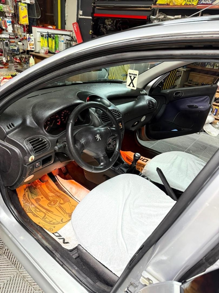 PEUGEOT 206 - 4