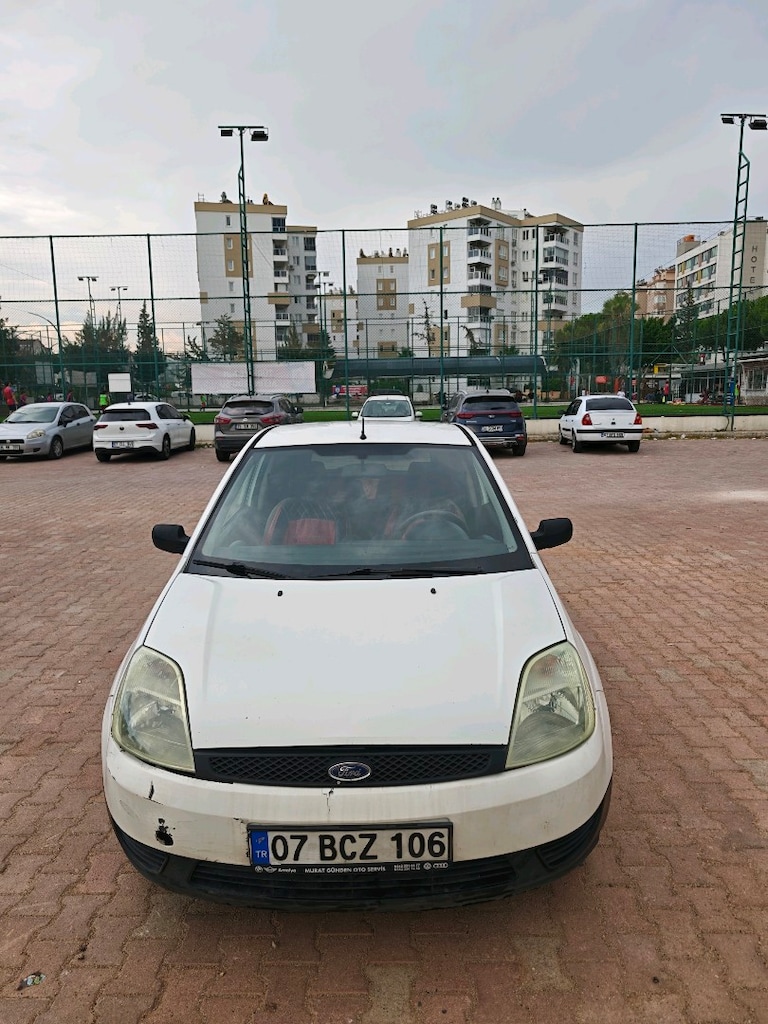 Ford Fiesta 2006 1.4 TDCİ 240bin km - 2
