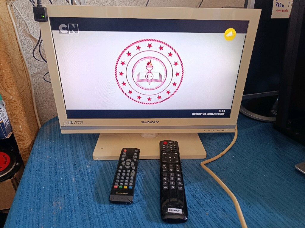 Sunny HD LED TV + Uydu Alıcı yaninda - 11