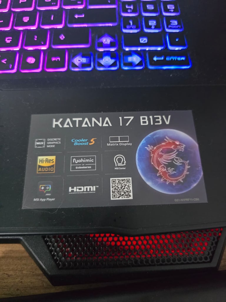 Oyuncu Laptop MSI KATANA 17 (RTX 4070/ i7-13620H / 32GB RAM / 1TB SSD) - 6