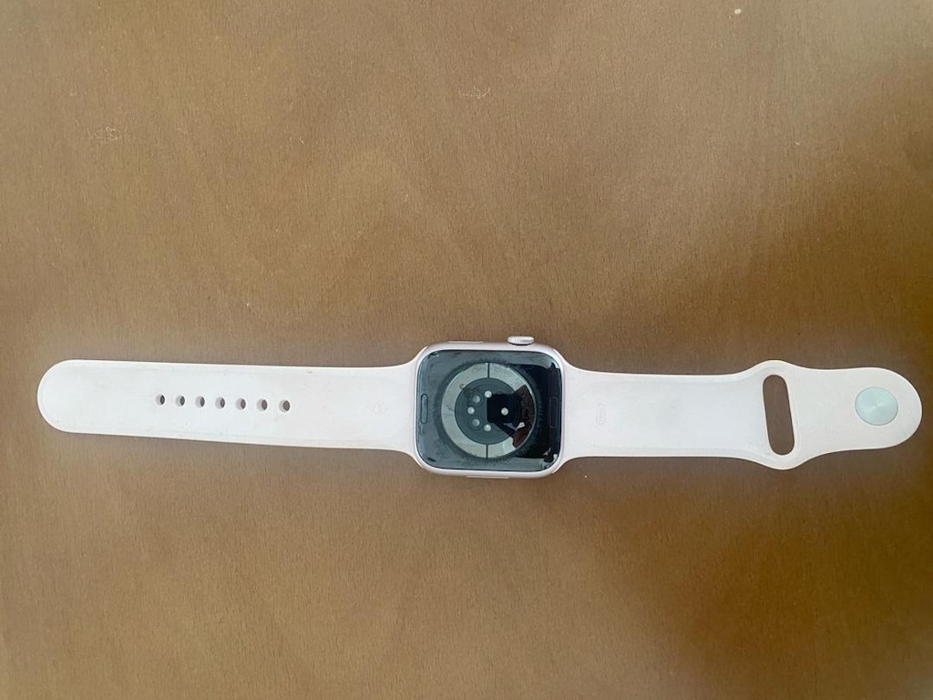 “Apple Watch Series 9 45mm – Sıfır Ayarında, 2 Kez Kullanıldı”. - 2