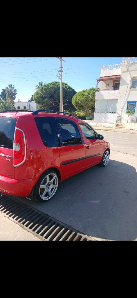 DİKKAT ÇEKMEK İSTEYENE 1.6 TDI ROOMSTER - 5
