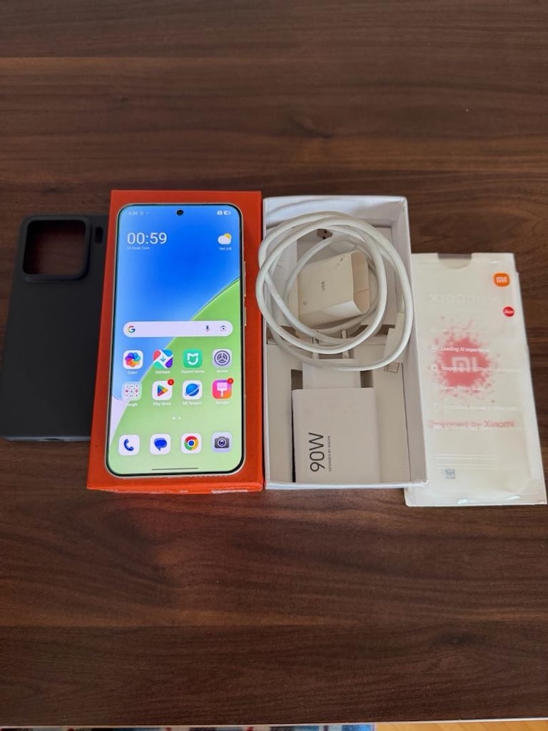 XİAOMİ 15 512 GB LANSMAN RENGİ SIFIR GİBİ PİL 99 full kutulu - 2
